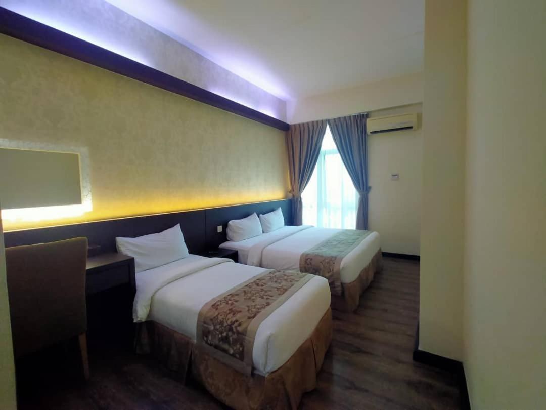 Midcity Hotel Melaka Exterior photo