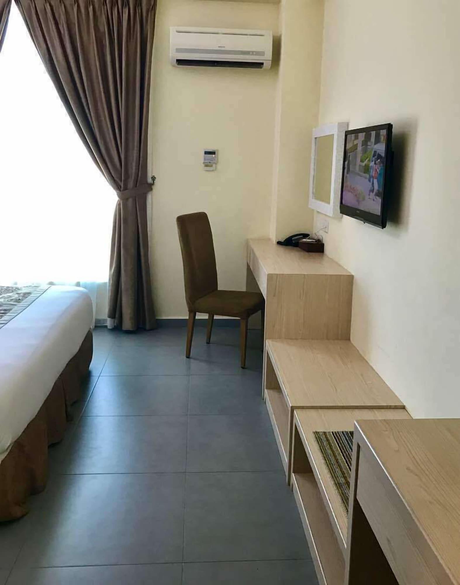 Midcity Hotel Melaka Exterior photo