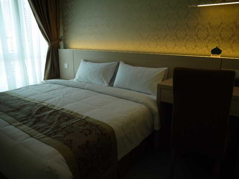 Midcity Hotel Melaka Exterior photo