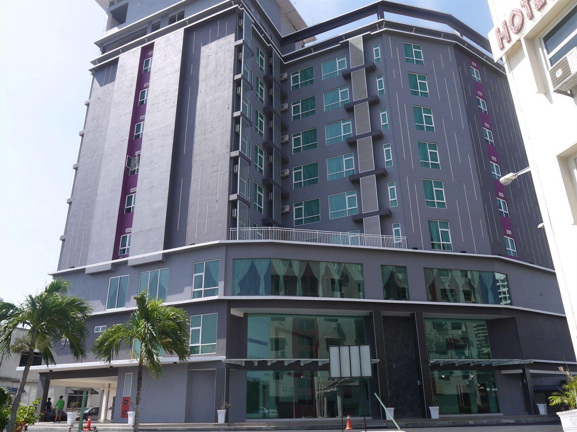 Midcity Hotel Melaka Exterior photo
