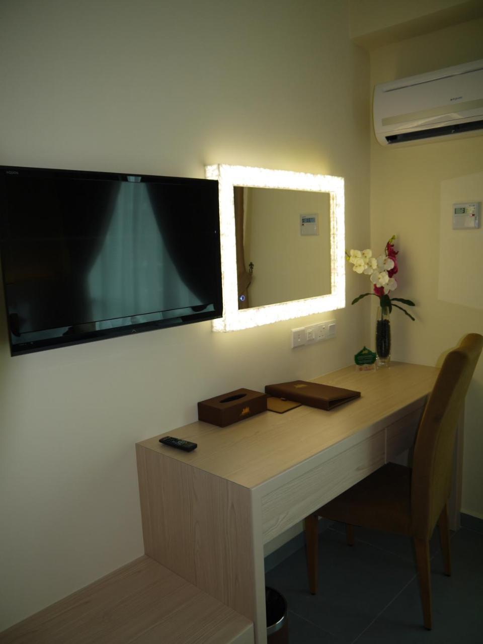 Midcity Hotel Melaka Exterior photo